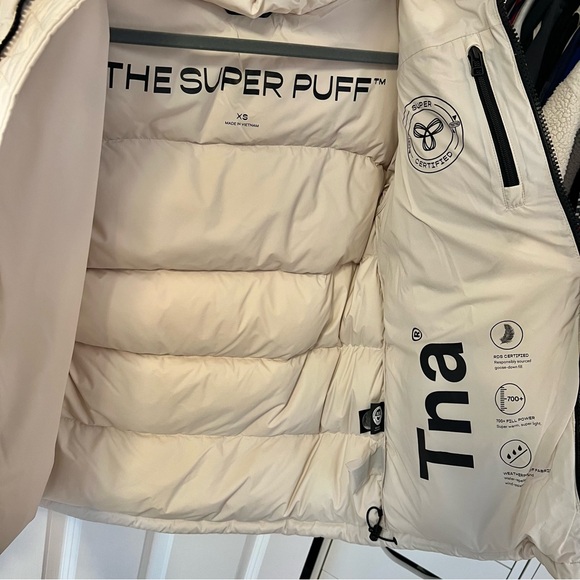 Aritzia Tna THE SUPER PUFF - cliMATTE - in Matte Pearl - Picture 8 of 15